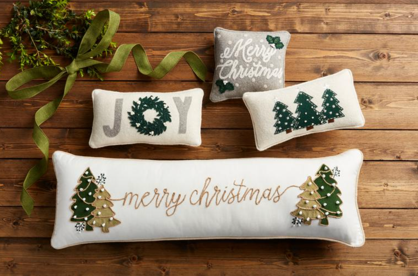 Velvet Tree Merry Christmas Pillow