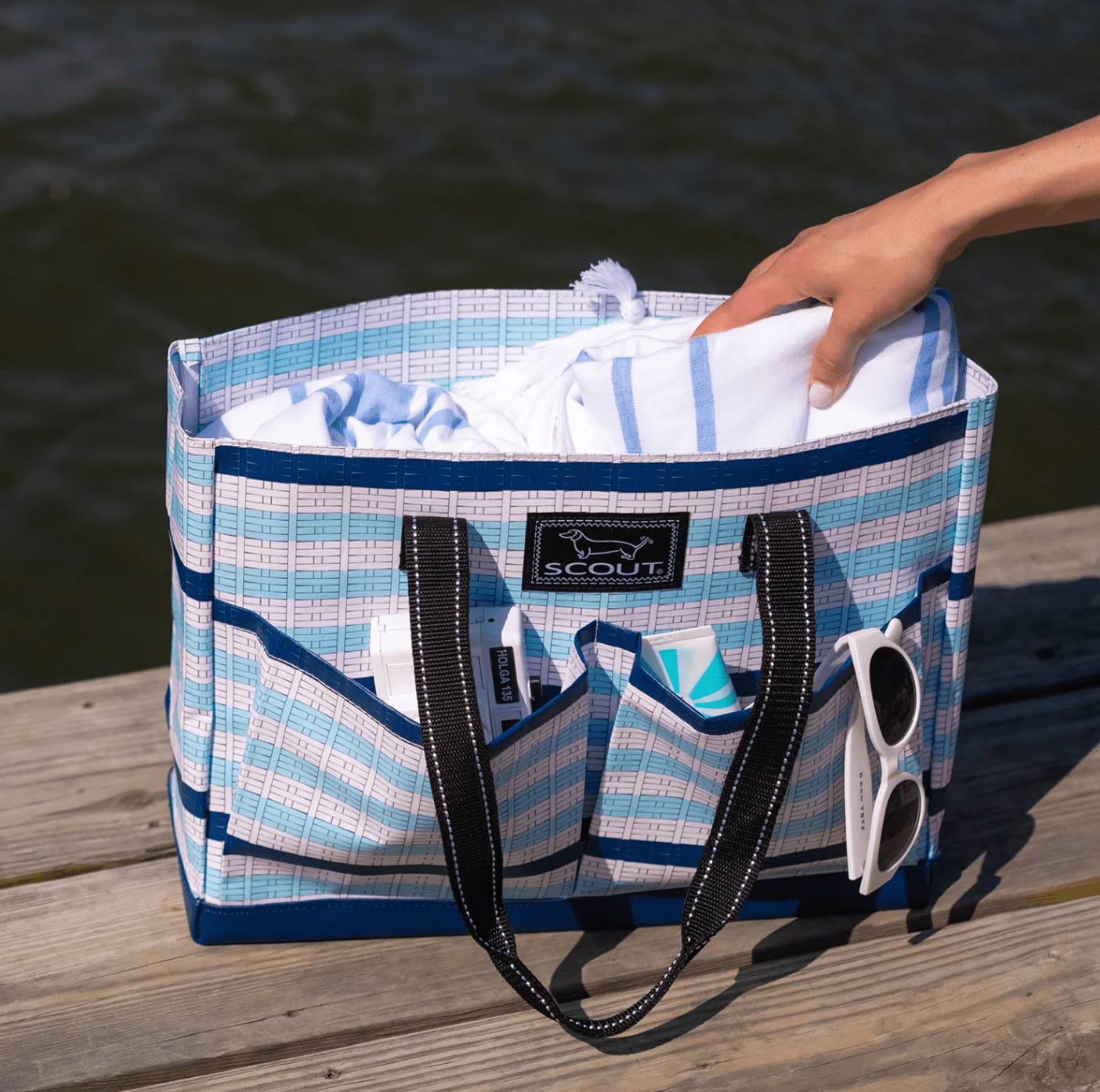 Pocket Tote Medium - Uptown Girl - Veranda Cafe & Mercantile